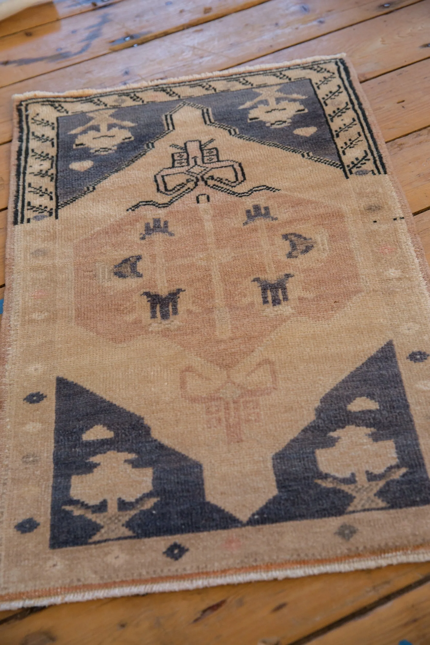 1.5x2.5 Vintage Distressed Oushak Rug Mat