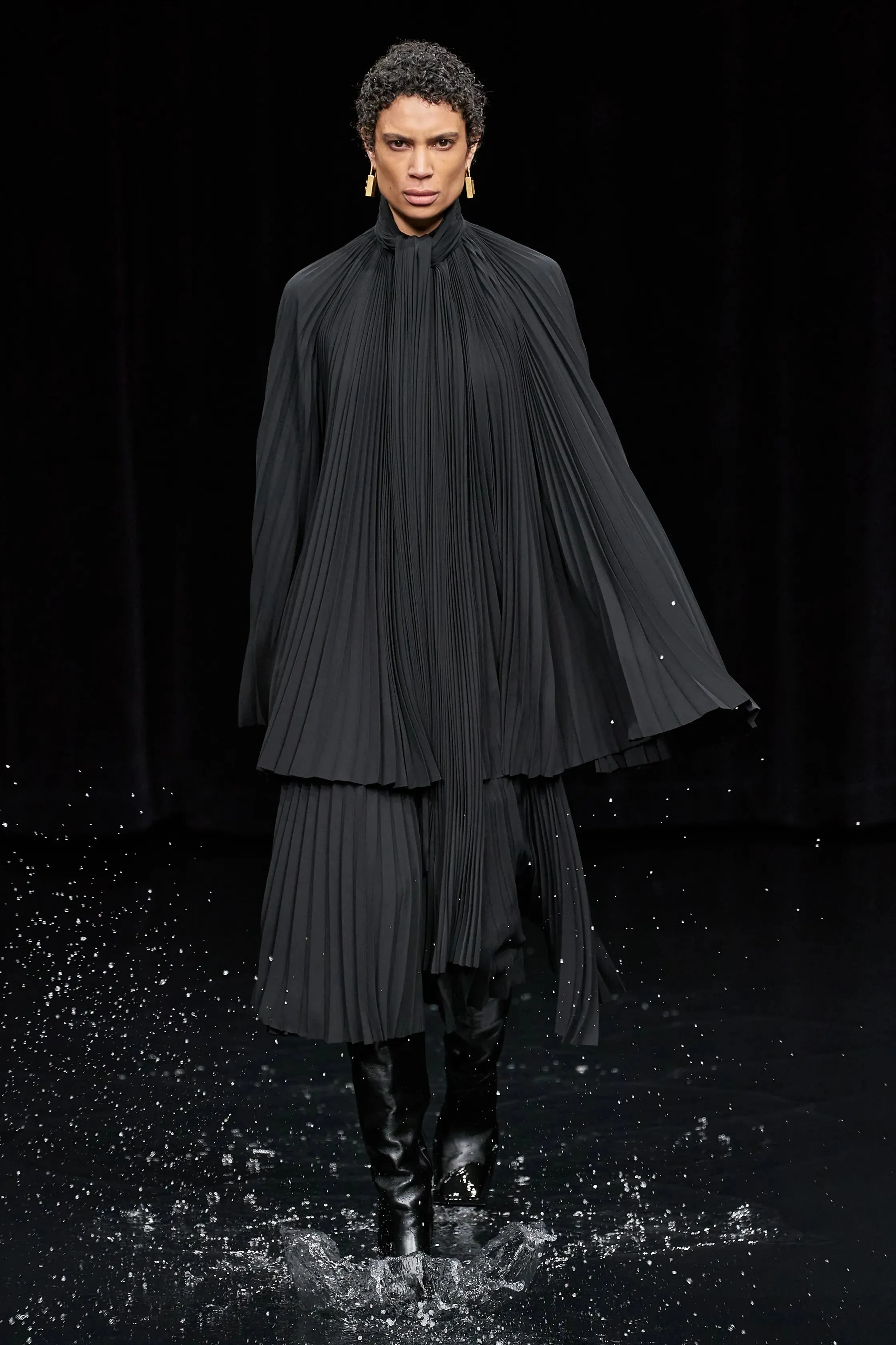 2020 A/W Pleated Cape Top