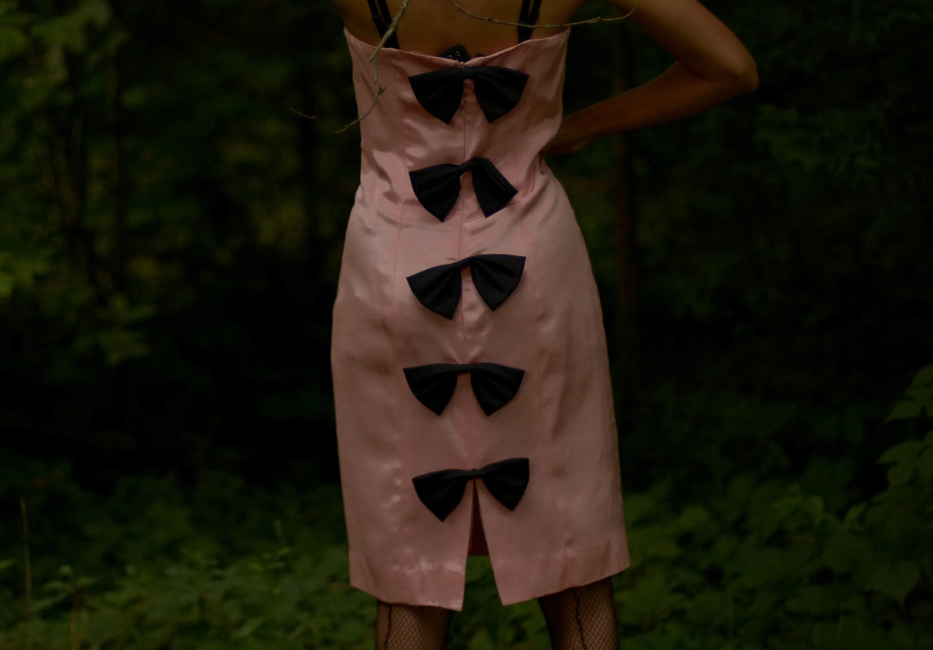 80s pink grosgrain back bow strapless cocktail dress with corset boning // small-medium, 29” waist