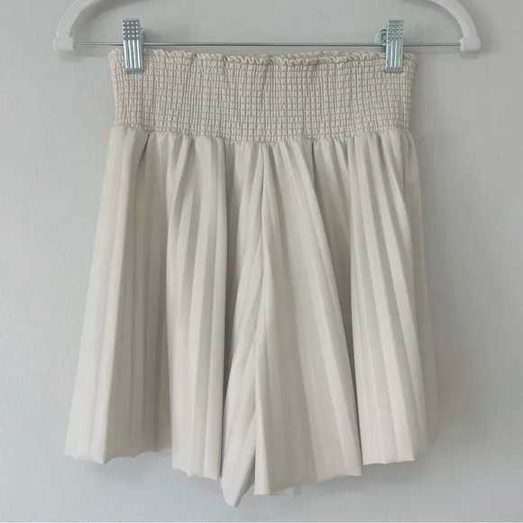 ALC Bondi Vegan Leather Pleated Mini Shorts Skort like Neutral Nude Faux Leather
