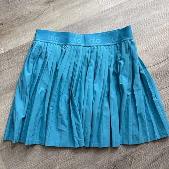 Alo Yoga Aces Turquoise Pleated mini skirt tennis shorts skorts Asymmetrical L