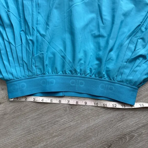 Alo Yoga Aces Turquoise Pleated mini skirt tennis shorts skorts Asymmetrical L