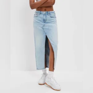 AMERICAN EAGLE DREAMY DRAPE LOW RISE DENIM MAXI SKIRT