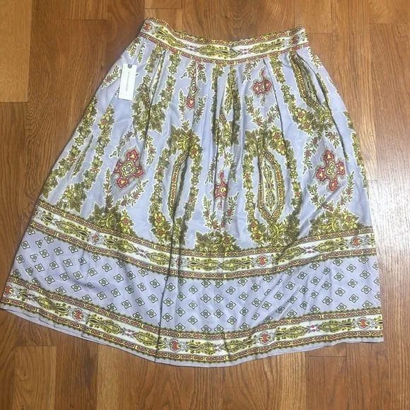 Anthropologie echarpe lilac ornate pleated gold paisley midi skirt size 8