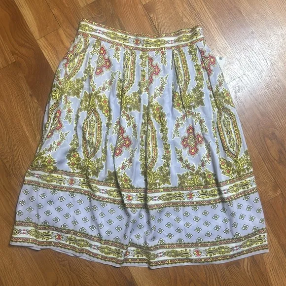 Anthropologie echarpe lilac ornate pleated gold paisley midi skirt size 8