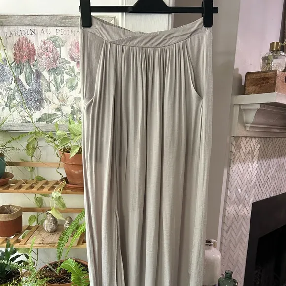 Anthropologie light gray skirt pleated