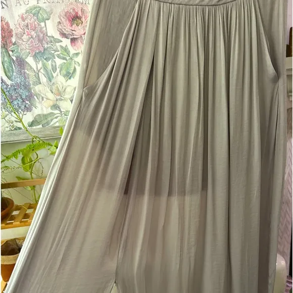 Anthropologie light gray skirt pleated