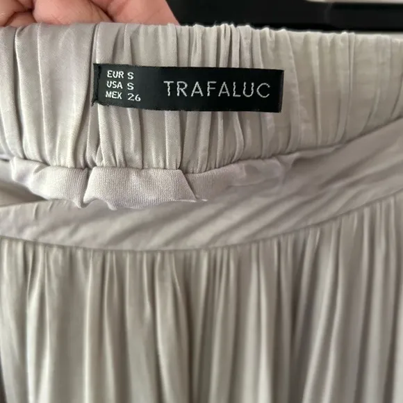 Anthropologie light gray skirt pleated