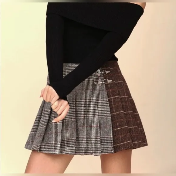 Avec Les Filles Women's Mixed Pattern Pleated Mini Skirt Size Medium NWT