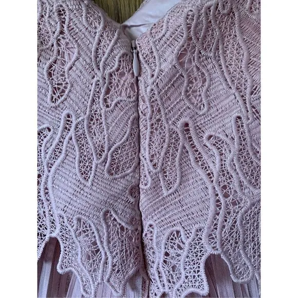 Bardot Valorie Cold-Shoulder Lace &amp; Tulle Dress in Dusty Pink Size 8