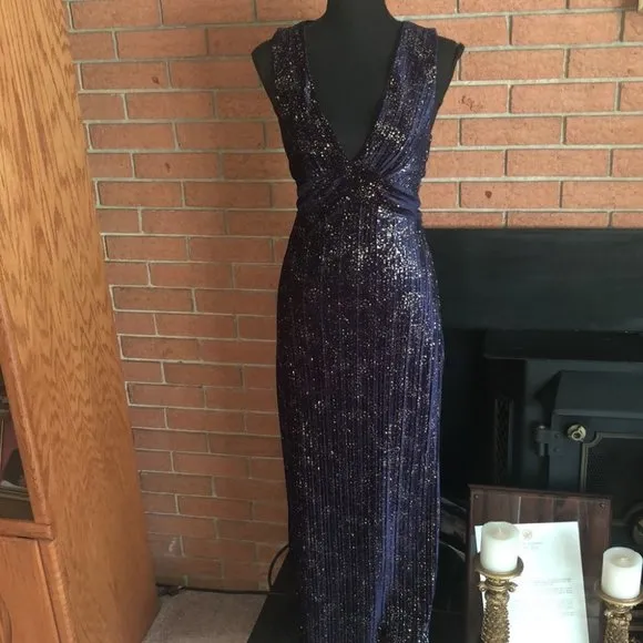 🥂BCBGENERATION🥂VELVET GLITTER MAXI DRESS🥂