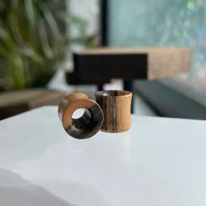 Black & White Ebony Eyelets 7/16"