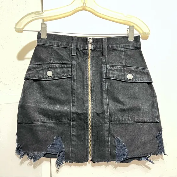 Carmar LF 24 black jeans skirt zip front cargo pockets Distressed