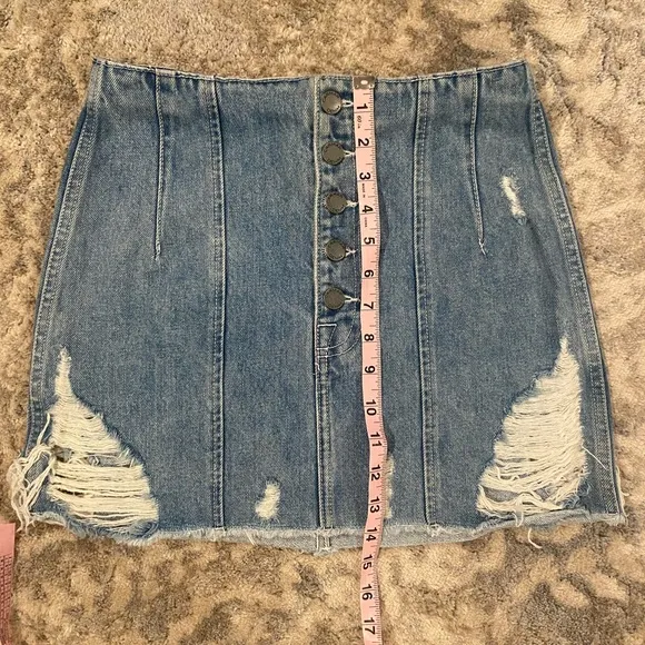 CARMAR MAIA‎ Destroyed Denim Mini Skirt Size 26