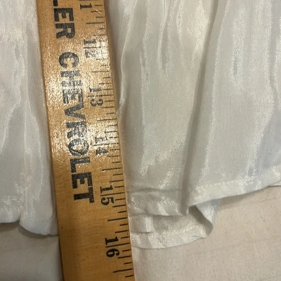 Chan Luu White Pleated Mini Skirt Size Medium 100% Viscose Side Zip