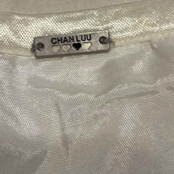 Chan Luu White Pleated Mini Skirt Size Medium 100% Viscose Side Zip