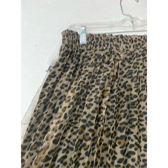 Cheetah Patterned Pleated Skirt