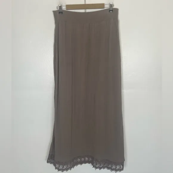 Chico's Crochet Lace Maxi Pull On Skirt Size 1 US M Taupe Boho Elegant Classic