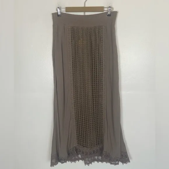 Chico's Crochet Lace Maxi Pull On Skirt Size 1 US M Taupe Boho Elegant Classic