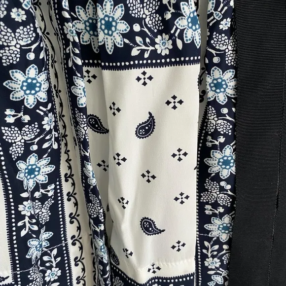 Cinq a Sept Skirt Amory Navy/White Bandana Print Silk Size 2 Pleated Mini