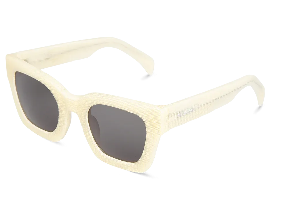 COCO BONDI WITH CLASSICAL LENSES