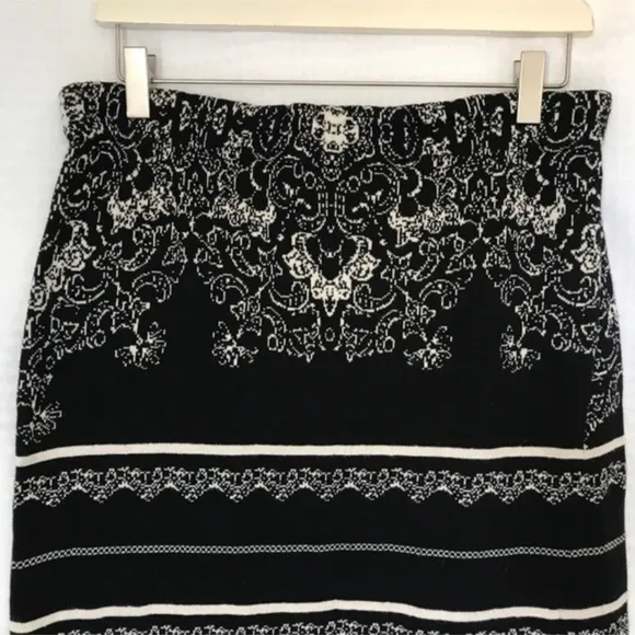 FREE PEOPLE Black &amp; White Irreplaceable Knit Pull On Midi Pencil Skirt Large