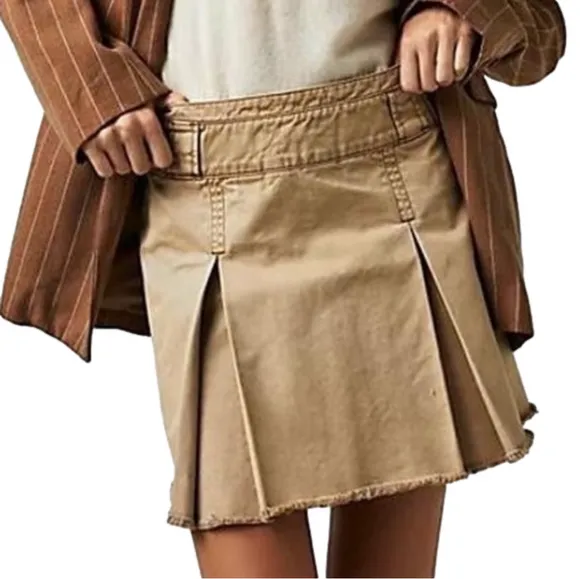 Free People C Denim Pleated Mini Skirt Sand/Sable Size 14 NEW Cotton Raw Hem