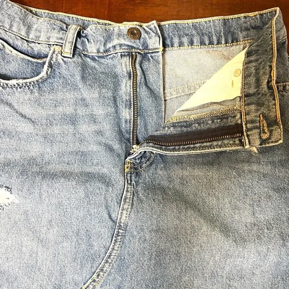 FREE PEOPLE We The Free Distressed Denim Mini Jean Skirt Raw Hem Size 29
