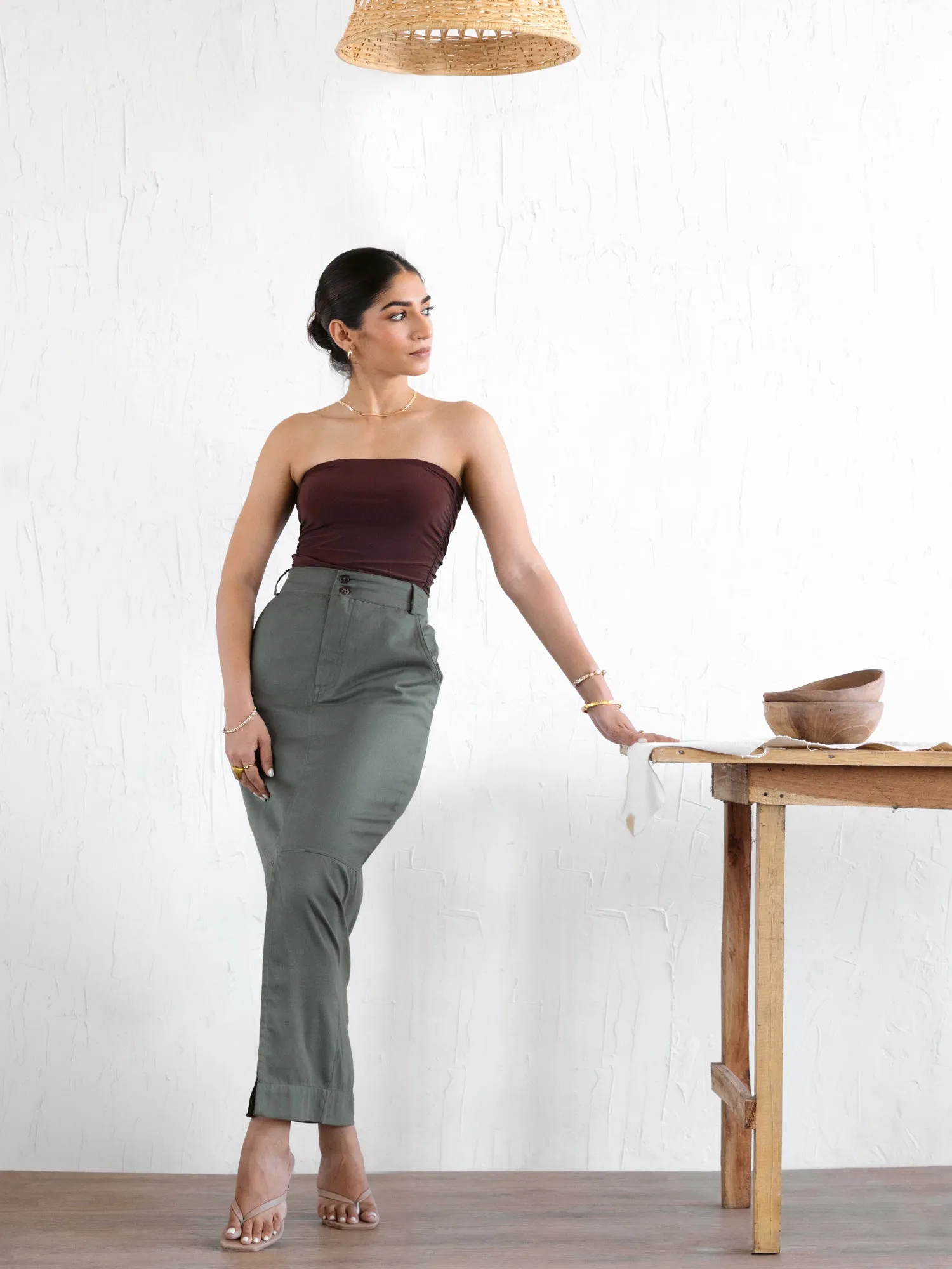 Front Slit Detailed Back Elasticated Skirt