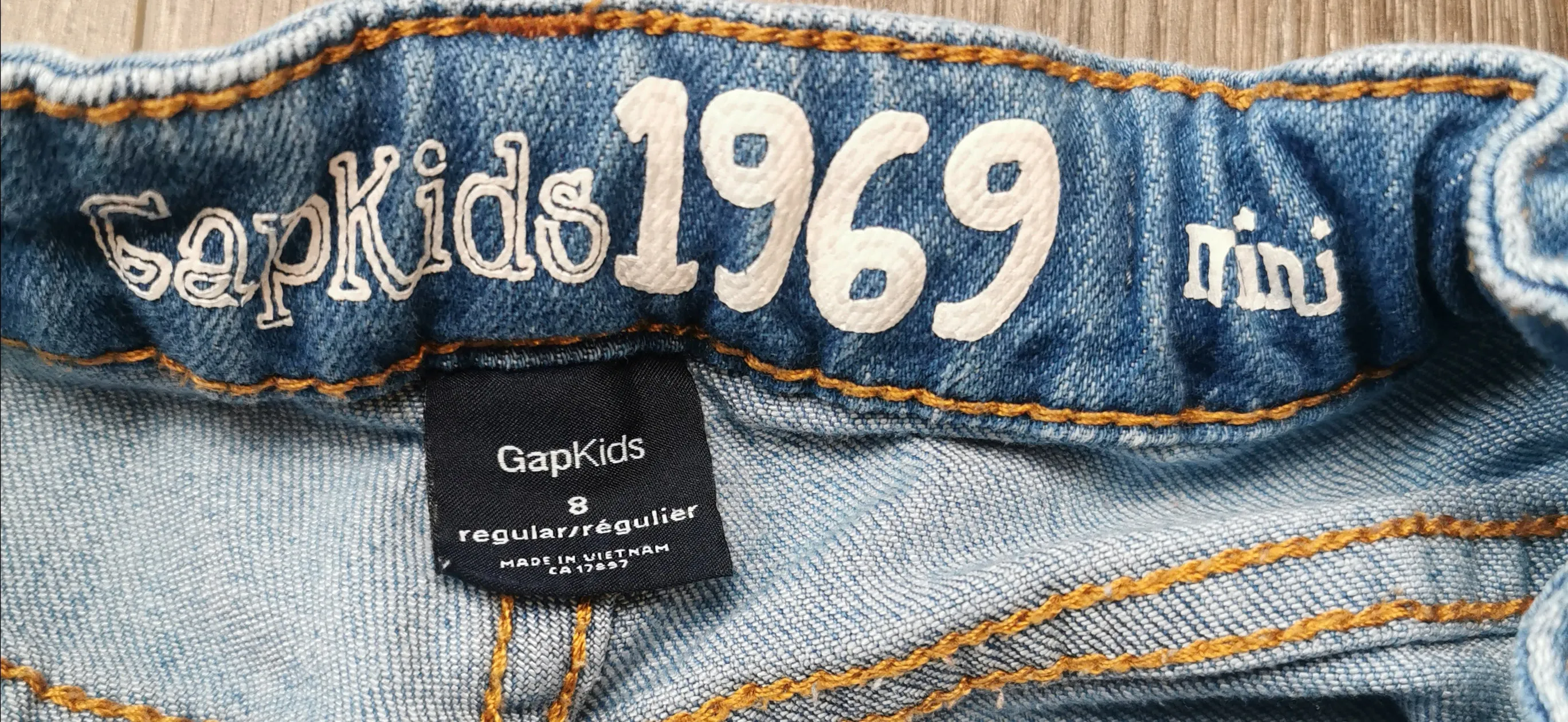 GIRL SIZE 8 YEARS - GAP Kids, Denim Skirt EUC B52