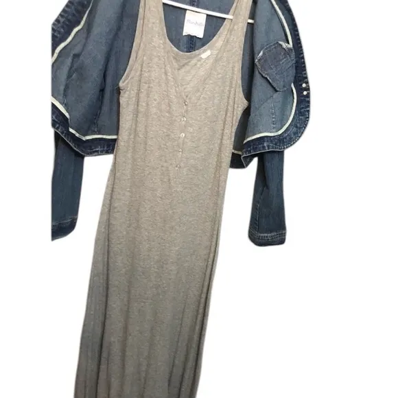 GRAY MAXI dress size large soft scoop neck maxi dress slim to full w/ stretch