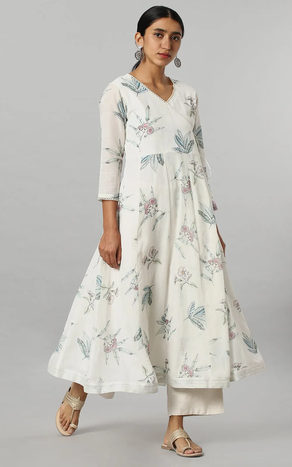 IVORY WILD FLOWER PANELLED KURTA