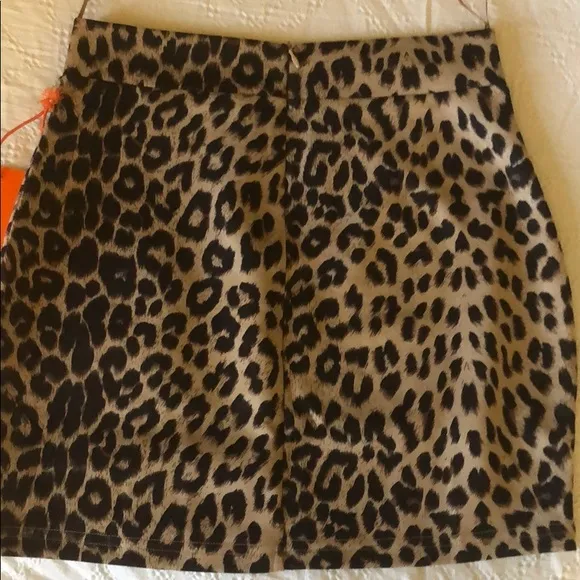 KHAKI LEOPARD PRINT SKIRT