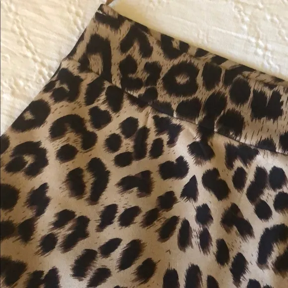 KHAKI LEOPARD PRINT SKIRT