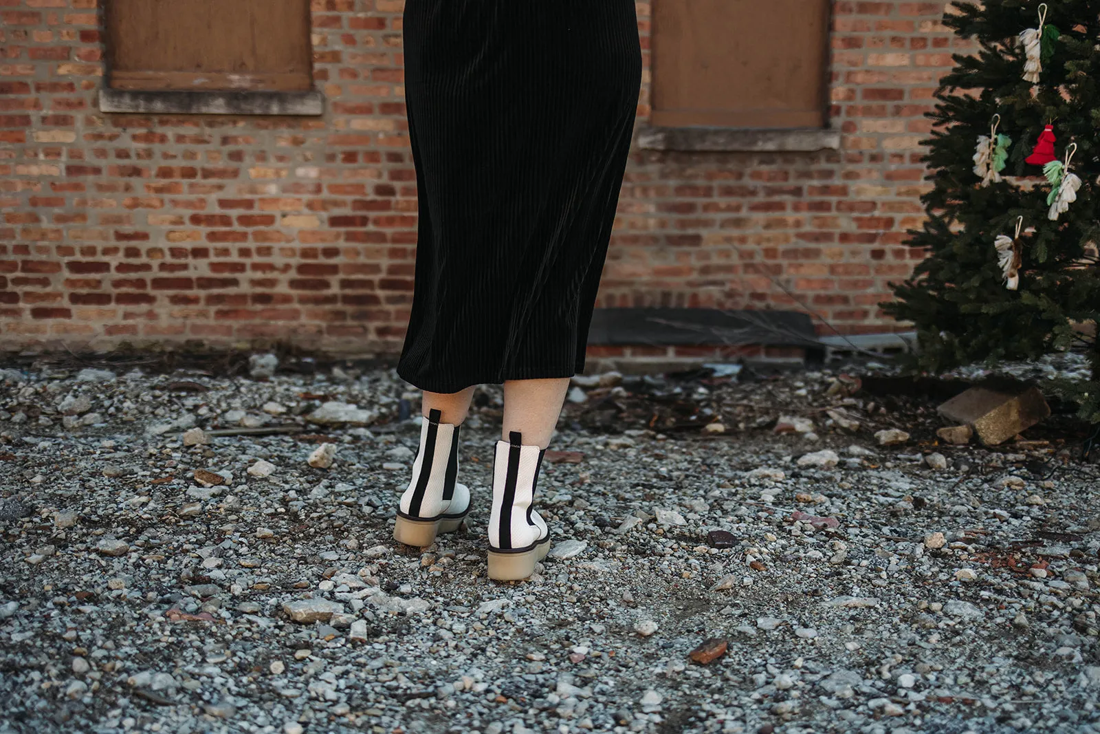 kitt velvet skirt in black