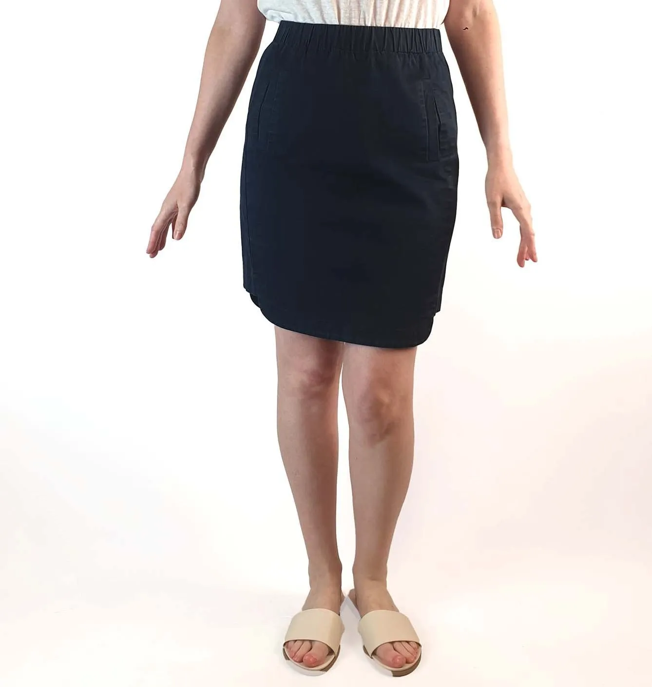 Kloke navy high waisted skirt size S (Best fits 6-8)
