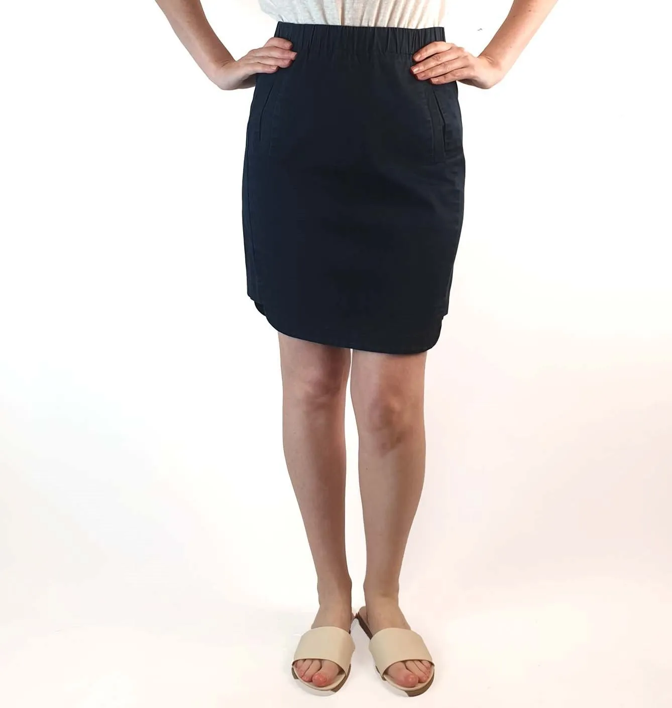 Kloke navy high waisted skirt size S (Best fits 6-8)