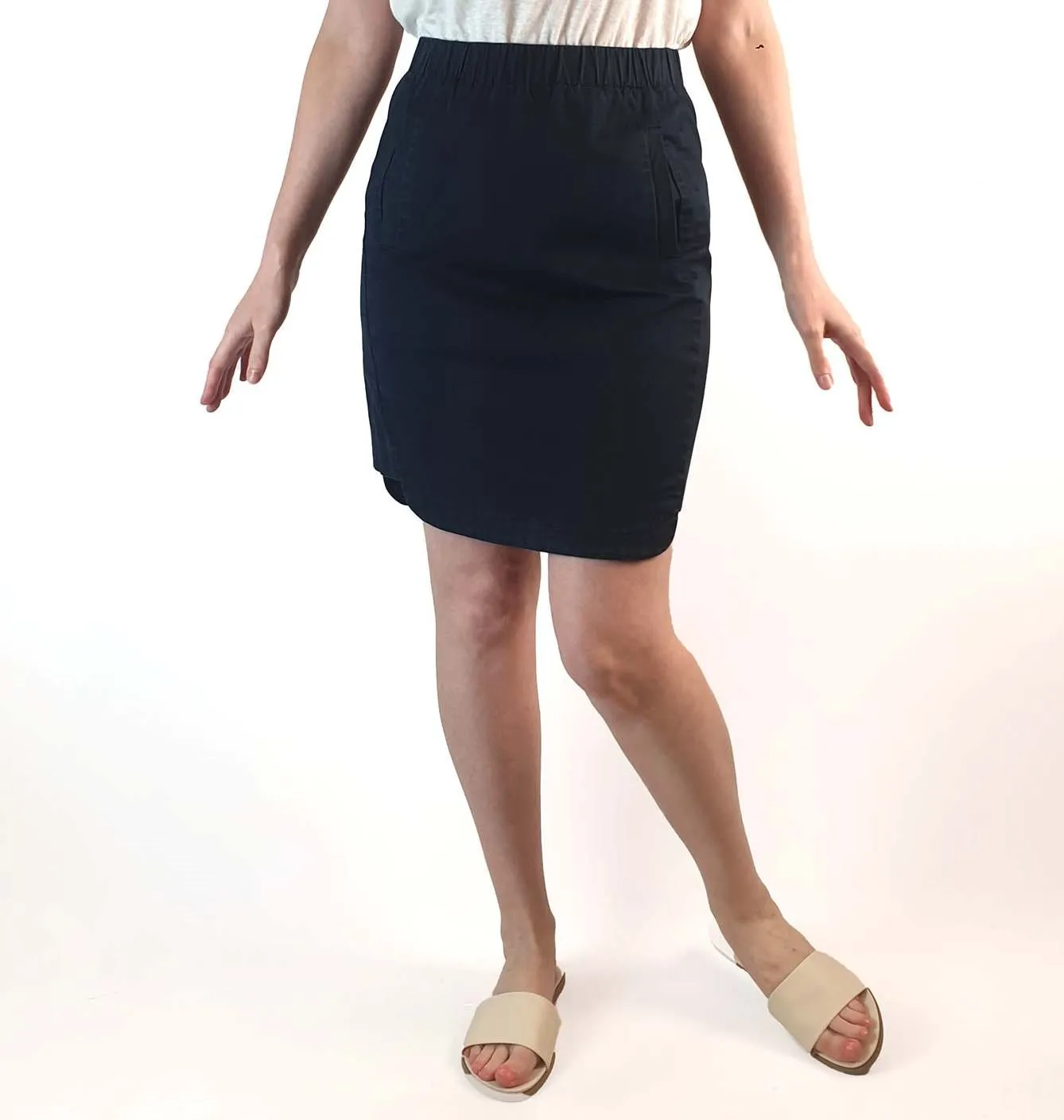 Kloke navy high waisted skirt size S (Best fits 6-8)