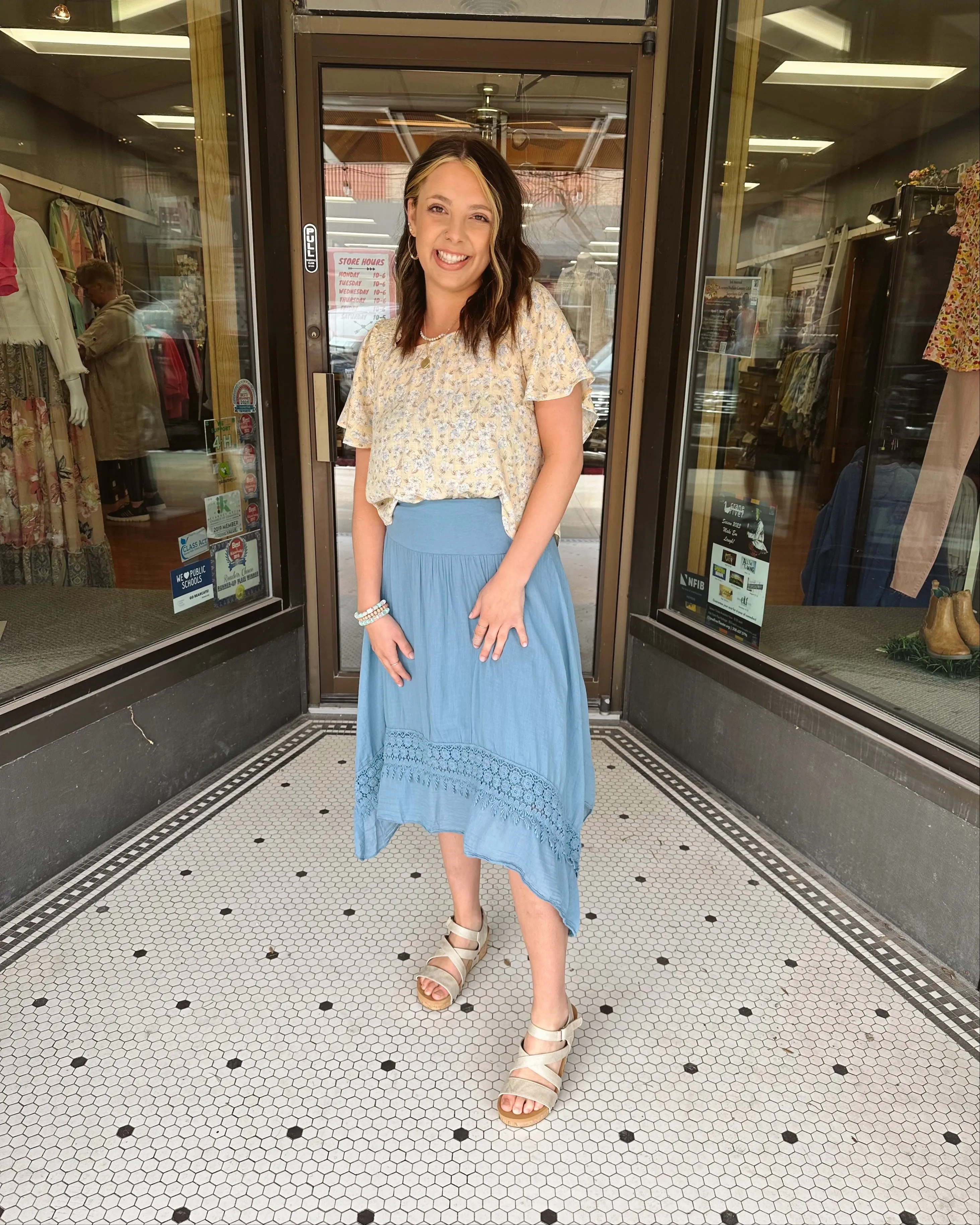 Knit Waisted Lace Accent Skirt w/Shark Bite Bottom Hem