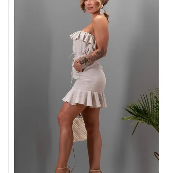 Linen ruffle strapless dress