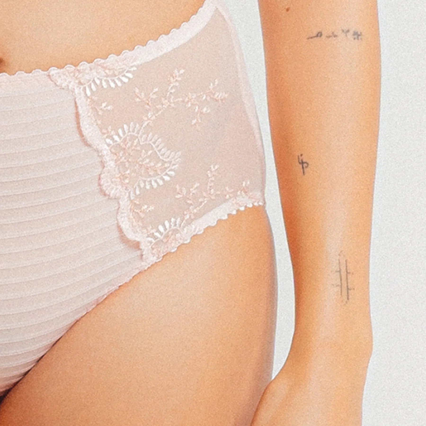 Louisa Bracq Elise Brief