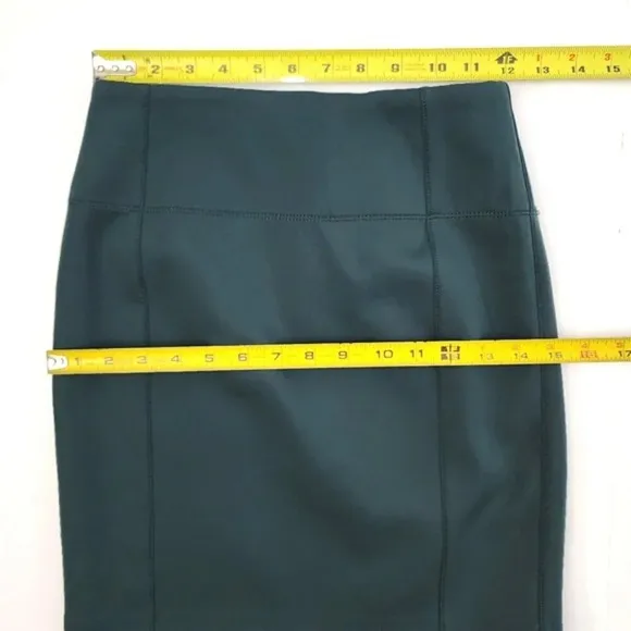 Lululemon &amp;Go Cityfarer Dark Fuel Green Stretch Mini Slip On Pencil Skirt Size 4