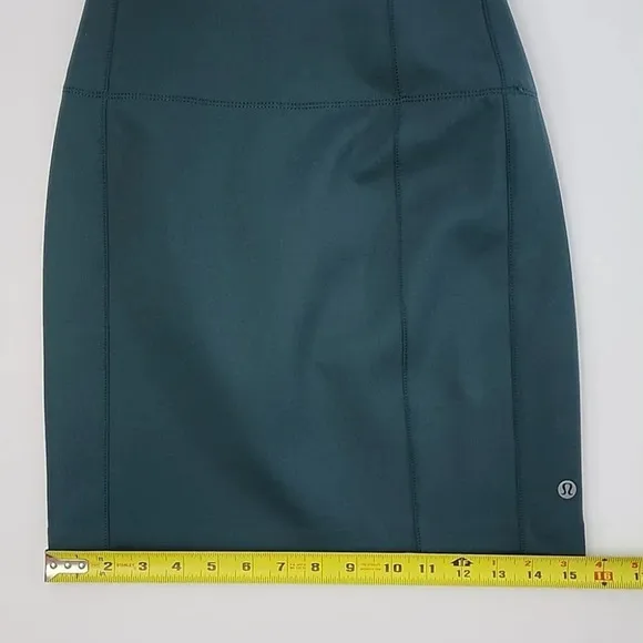 Lululemon &amp;Go Cityfarer Dark Fuel Green Stretch Mini Slip On Pencil Skirt Size 4