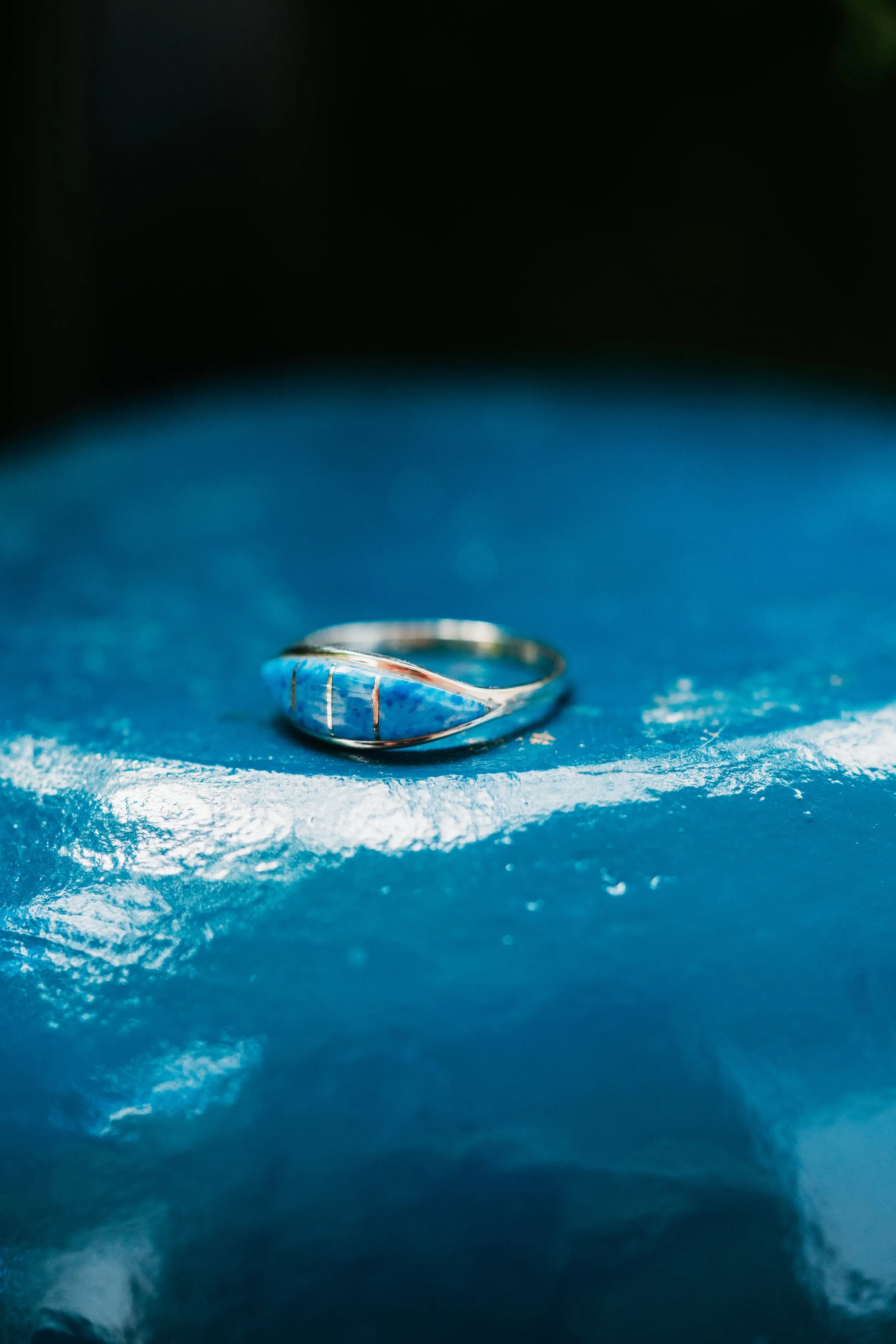 Mini Vertical Shield Ring | Denim Lapis