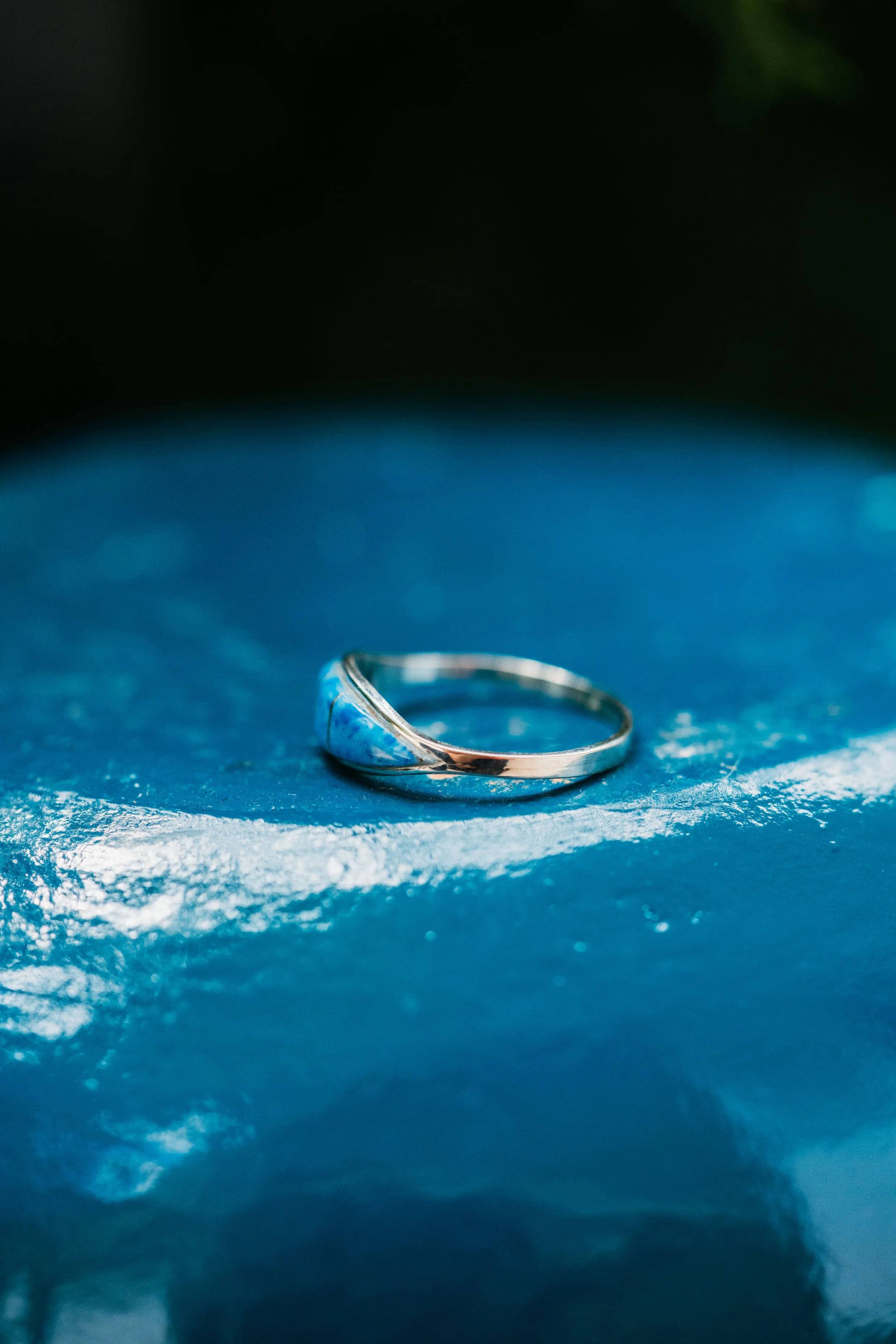 Mini Vertical Shield Ring | Denim Lapis