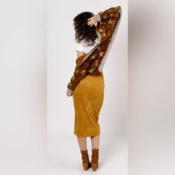 🔥NEW🔥 Band of the Free Size M Monza Gold Ribbed Velvet 100% Viscose Pencil Skirt