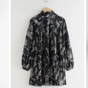 NWOT &amp; Other Stories Baroque Long Sleeve Pleated Dress - Very Demure &amp; Mindful