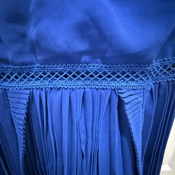 NWT. Lulu’s Never a Dull Moment Royal Blue Tie-Strap Pleated Midi Dress. Sz. XS