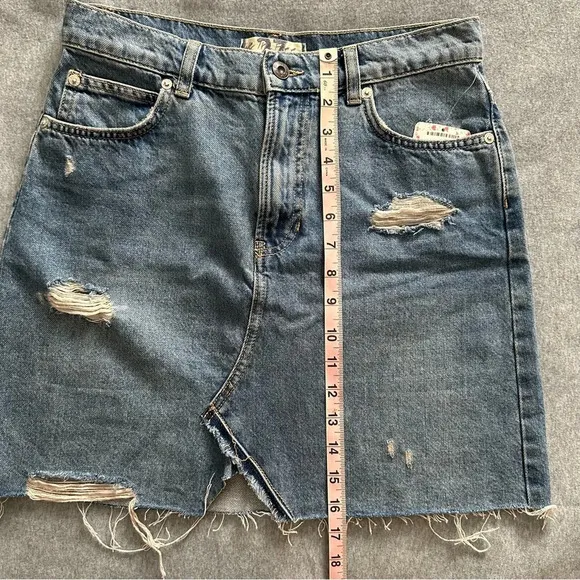 NWT We the Free denim mini skirt distressed raw hem midstone size 27