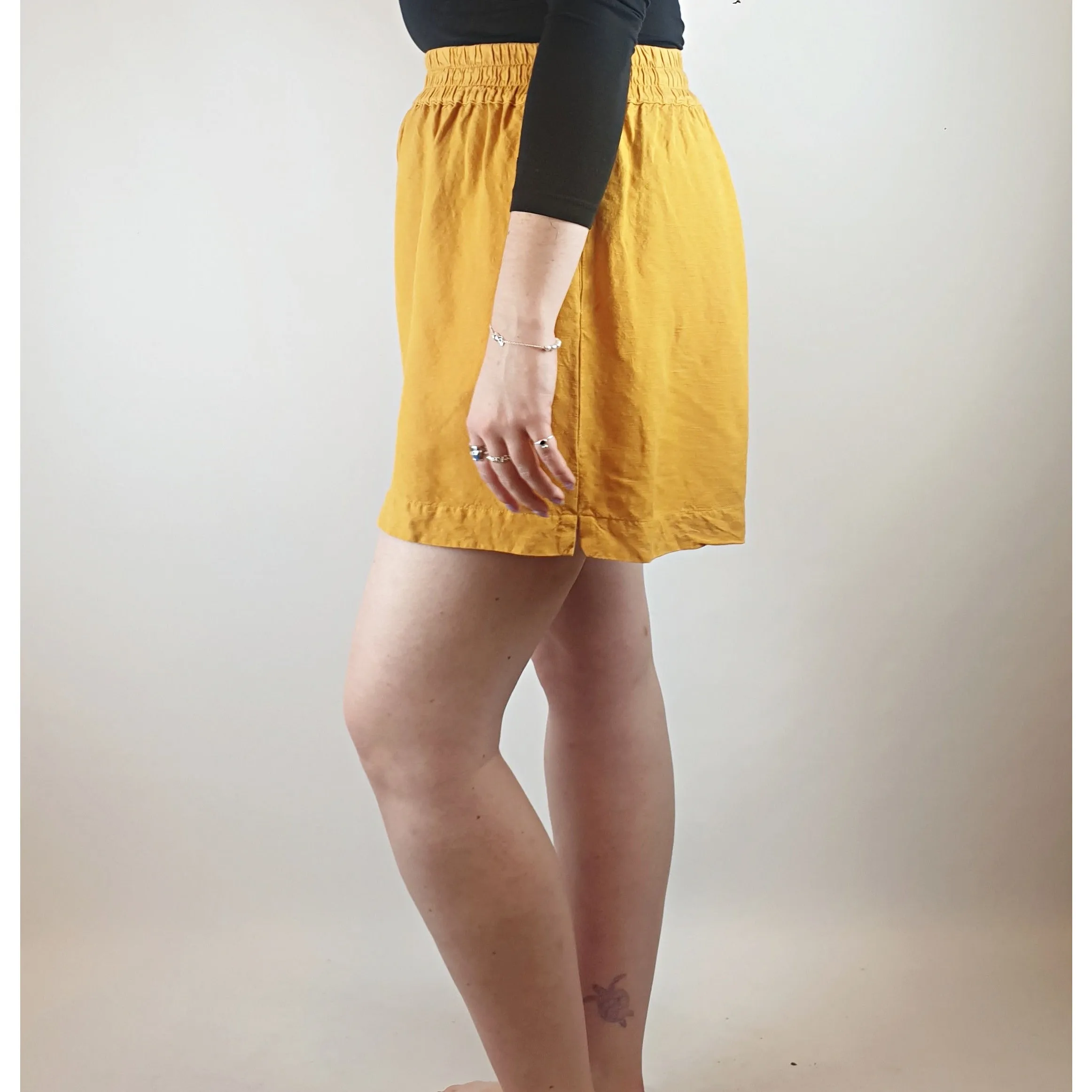 Obus mustard linen mix shorts with elastic waist band, and pockets size 12